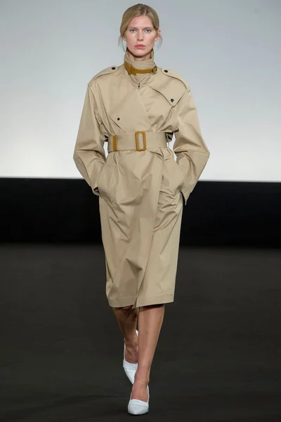 Look 12